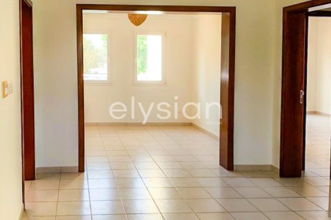 Villa de 4 dormitorios en Meadows 8, UAE No. 64979 17