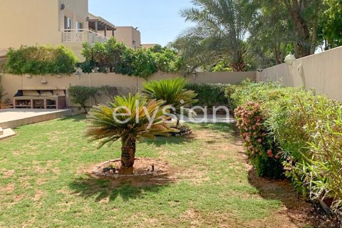 Villa de 4 dormitorios en Meadows 8, UAE No. 64979 5