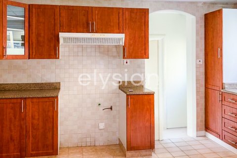 Villa de 4 dormitorios en Meadows 8, UAE No. 64979 3