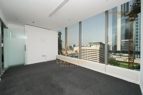112m² Office in Sheikh Zayed Road, UAE No. 219349 4