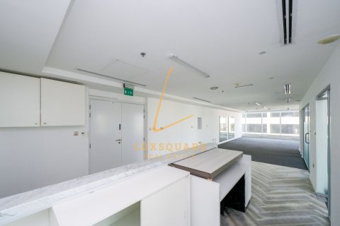 112m² Office in Sheikh Zayed Road, UAE No. 219349 11