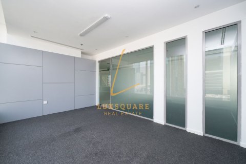 112m² Office in Sheikh Zayed Road, UAE No. 219349 8