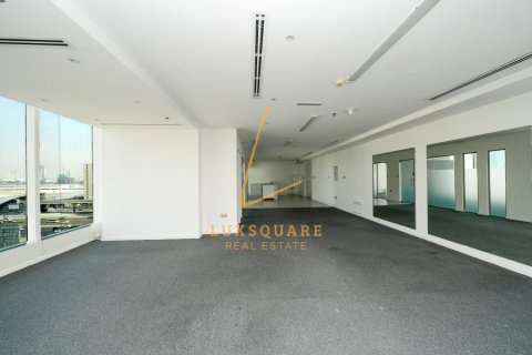 112m² Office in Sheikh Zayed Road, UAE No. 219349 16