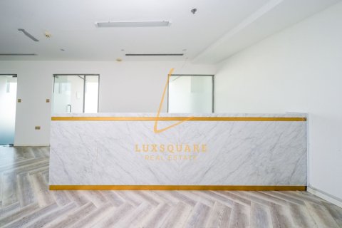 112m² Office in Sheikh Zayed Road, UAE No. 219349 13