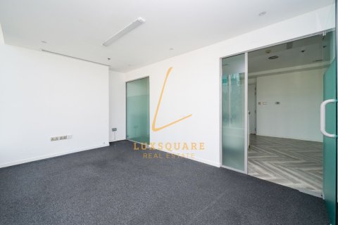 112m² Office in Sheikh Zayed Road, UAE No. 219349 6