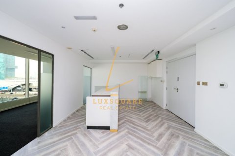 112m² Office in Sheikh Zayed Road, UAE No. 219349 12