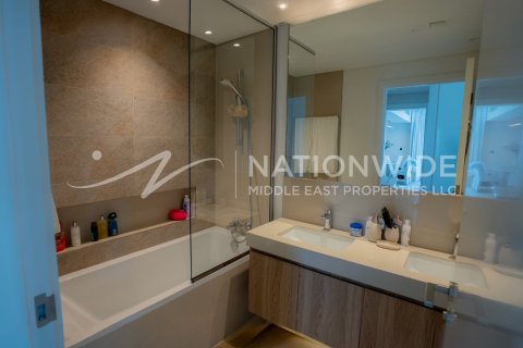 3 bedrooms Apartment in Dubai, UAE No. 144062 13