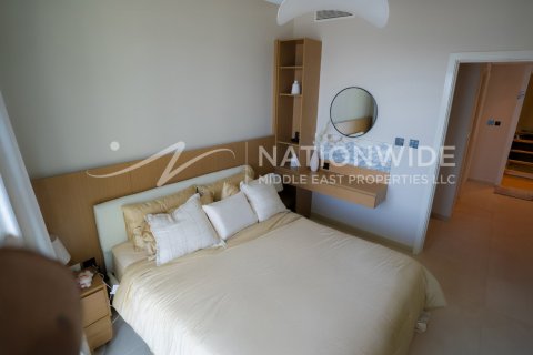 3 bedrooms Apartment in Dubai, UAE No. 144062 16