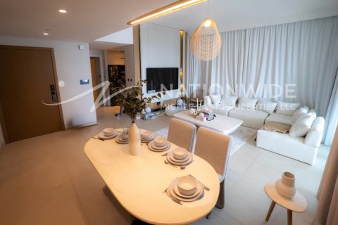 3 bedrooms Apartment in Dubai, UAE No. 144062 6