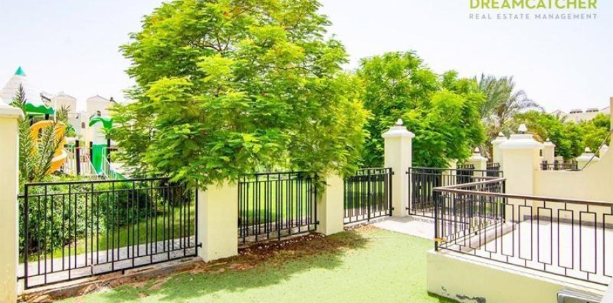 4 bedrooms Townhouse in Al Hamra Village, UAE No. 20254