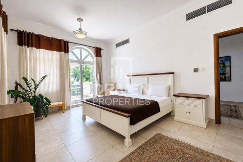 4 bedrooms Villa in The Villa, UAE No. 211553 13