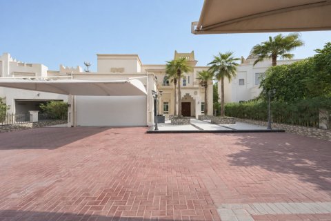 Villa de 4 dormitorios en Jumeirah Islands, UAE No. 221700 3