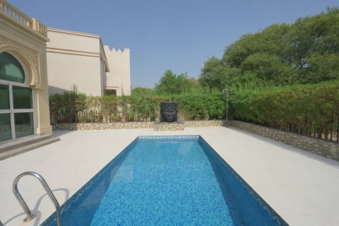 Villa de 4 dormitorios en Jumeirah Islands, UAE No. 221700 15
