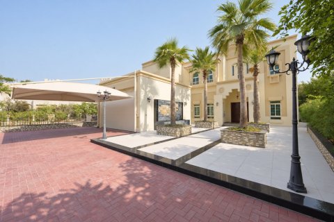Villa de 4 dormitorios en Jumeirah Islands, UAE No. 221700 10