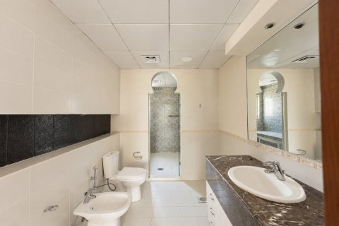 Villa de 4 dormitorios en Jumeirah Islands, UAE No. 221700 30