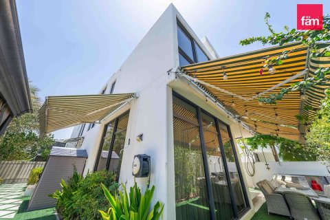 Villa de 6 dormitorios en Dubai, UAE No. 161731
