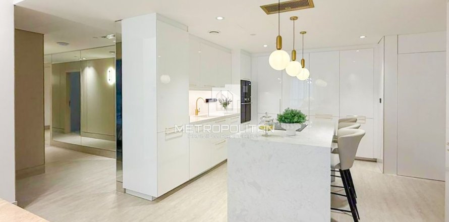 Apartment de 3 dormitorios en Rimal, UAE No. 129877