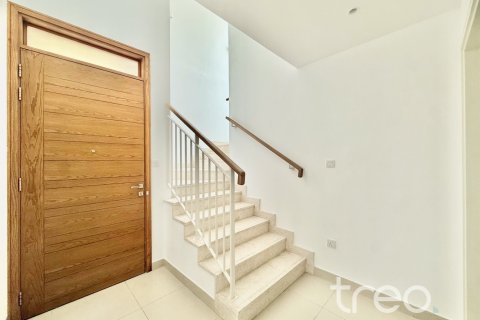Villa de 4 chambres à Maple 3, UAE No. 220824 18