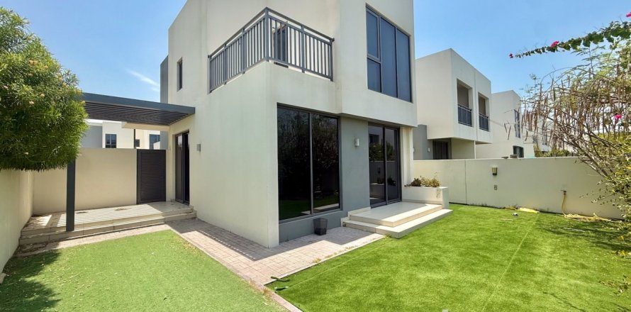 Villa de 4 chambres à Maple 3, UAE No. 220824