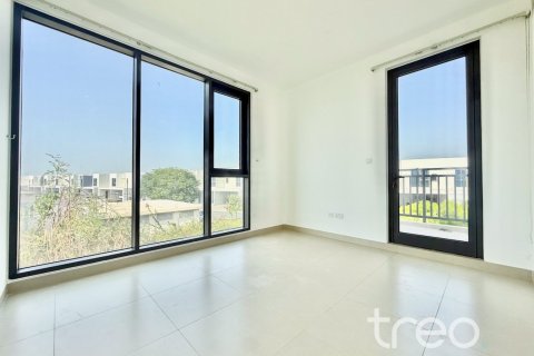 Villa de 4 chambres à Maple 3, UAE No. 220824 21