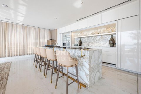 Appartement de 4 chambres à The Crescent, UAE No. 211297 9
