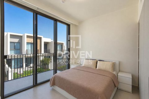 Townhouse de 3 dormitorios en The Valley, UAE No. 222911 6