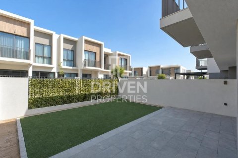 Townhouse de 3 dormitorios en The Valley, UAE No. 222911 21