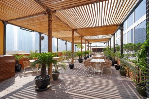 Commercial property de 527.5m² en Business Bay, UAE No. 81731
