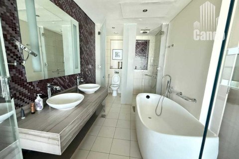 Квартира с 3 спальнями в Paramount Tower Hotel & Residences, ОАЭ №79313 43