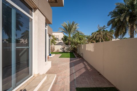 Вилла с 3 спальнями в Dubai Silicon Oasis, ОАЭ №218833 11