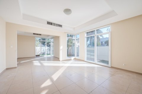 Вилла с 3 спальнями в Dubai Silicon Oasis, ОАЭ №218833 3