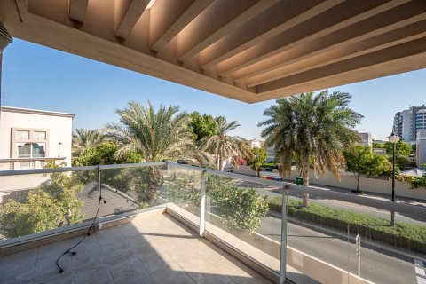 Вилла с 3 спальнями в Dubai Silicon Oasis, ОАЭ №218833 9