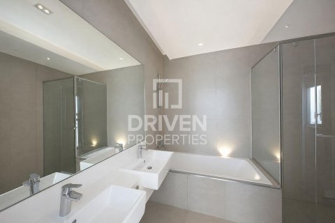 Apartment de 2 dormitorios en District One, UAE No. 225915 22