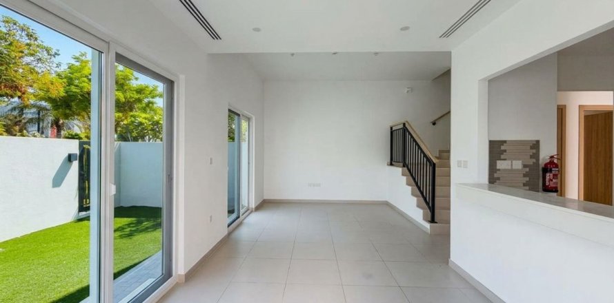 4 bedrooms Townhouse in Dubai, UAE No. 219028