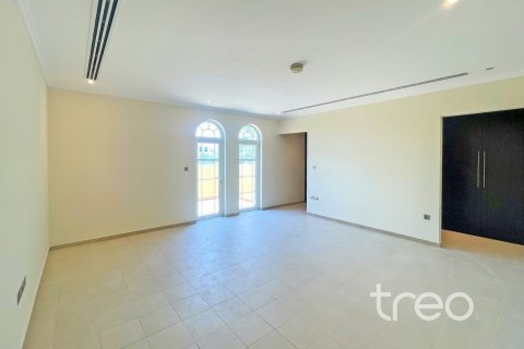 Villa de 4 chambres à Legacy, UAE No. 222750 10