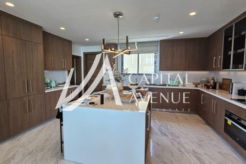 7 bedrooms Villa in Abu Dhabi, UAE No. 223575 7