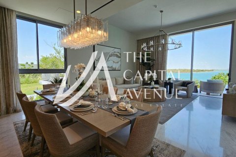 7 bedrooms Villa in Abu Dhabi, UAE No. 223575 4