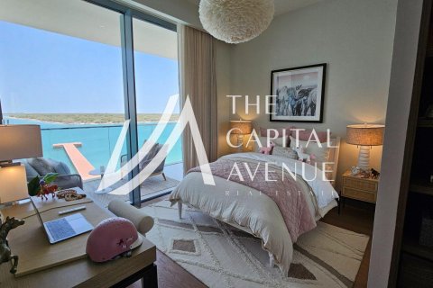 7 bedrooms Villa in Abu Dhabi, UAE No. 223575 20