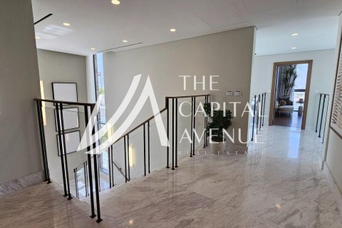 7 bedrooms Villa in Abu Dhabi, UAE No. 223575 13