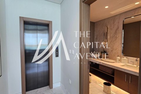 7 bedrooms Villa in Abu Dhabi, UAE No. 223575 24