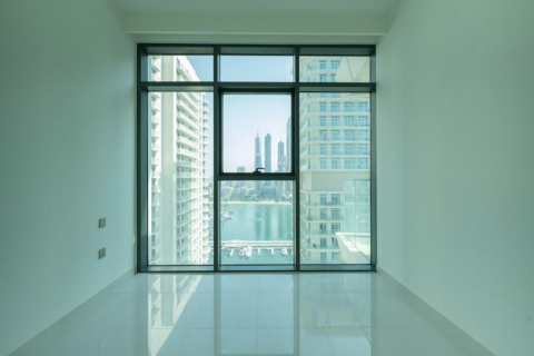 Appartement de 2 chambres à EMAAR Beachfront, UAE No. 223412 10