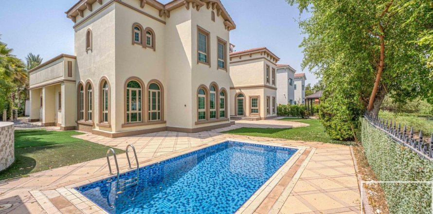 5 bedrooms Villa in Jumeirah Islands, UAE No. 211067