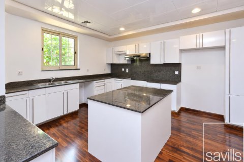 5 bedrooms Villa in Jumeirah Islands, UAE No. 211067 12