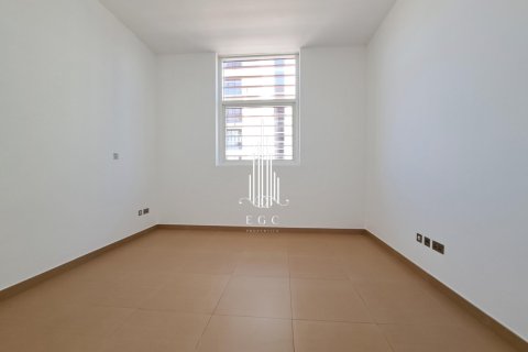 Квартира с 2 спальнями в Халифа-Сити, ОАЭ №36730 16