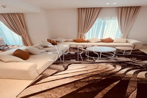 Townhouse de 3 dormitorios en Khalifa City, UAE No. 224217