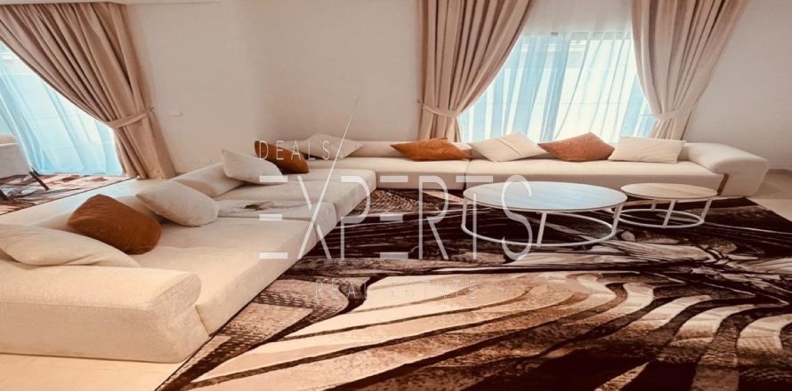 Townhouse de 3 dormitorios en Khalifa City, UAE No. 224217