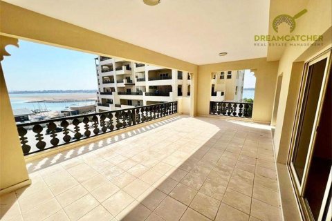 Квартира с 3 спальнями в Al Hamra Village, ОАЭ №20246