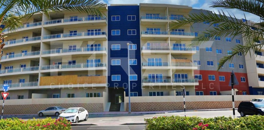 Квартира с 3 спальнями в Al Reef, ОАЭ №172366