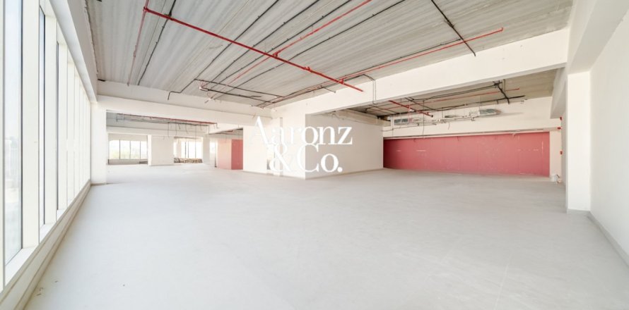 107m² Shop in Al Qusais, UAE No. 226755
