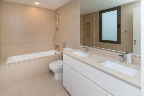 3 bedrooms Townhouse in Noor Townhouses, UAE No. 167547 8